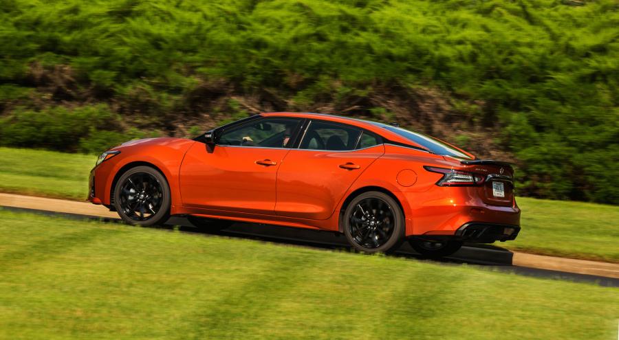  Nissan Maxima SR 2018 года  (фото 6 из 30)